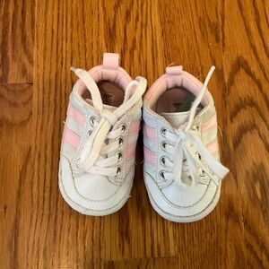 Tender Toes sneakers size 2, infant, NWOT